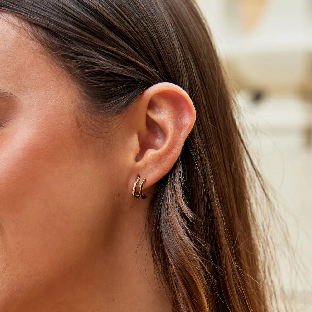 18KGold_CrystalClawEarrings_2.webp